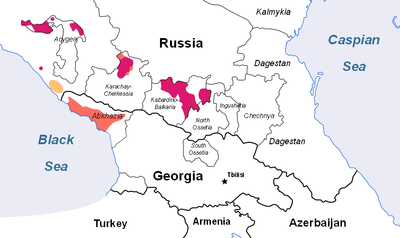 Turuncu yerler Abhazca ve abaza dillerini göstermektedir.